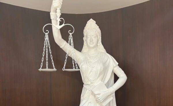 Goddess of Justice: ન્યાય હવે 'આંધળો' નથી… ન્યાયની દેવીએ આંખ પરથી પટ્ટી હટાવી