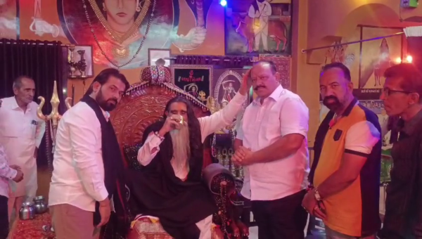 કચ્છના MoghalDham ના મહંત મણીધરબાપુ એ આજે અનશન પૂર્ણ કર્યું