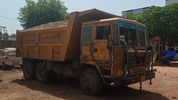 Mahisagar જિલ્લા ખાણ ખનીજ વિભાગ દ્વારા ખનીજ ચોરી ઝડપાઈ