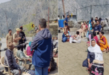 જમ્મુ કાશ્મીરના રામબનમાં ભૂસ્ખલનથી તબાહી ફસાયેલા 50 ગુજરાતીએ આખી રાત બસમાં વિતાવી જમ્મુ કાશ્મીર