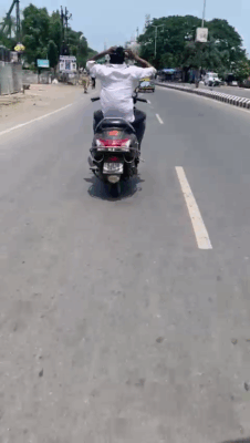 નવસારી શહેરમાં બેફામ સ્ટંટબાજી કરતો યુવક #stunt #navsari #navsaripolice