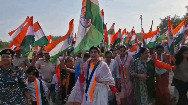 જામનગરમાં ધારાસભ્ય રિવાબા જાડેજા ઓપરેશન સિંદુર યાત્રા #jamnagar #sindooryatra #rivabajadeja #tirangayatra