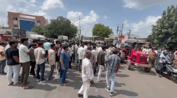 ડમ્પરના અડફેટે આઠ વર્ષના બાળકનું મોત #rajkot #police #accident #trafficjam 