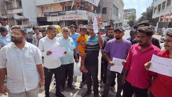 આણંદ કરમસદના દેવરાજપુરામાં વિકાસની અંતિમયાત્રા : રોડ-ગટર, પાણી-લાઇટ જેવી સુવિધાના અભાવે નાગરિકોનો અનોખો વિરોધ #anand #vikasdeath #bhajapa #bjp #gujarat