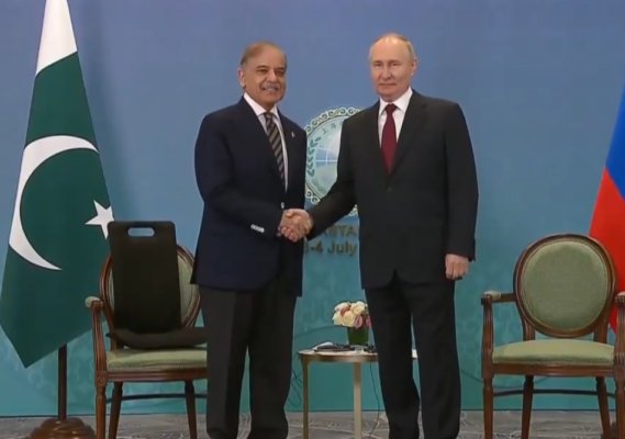 Pak pm and putin