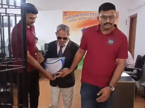 Special 26' Style Fraud in Surat