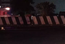 Humanity Shamed in Vapi: માનવતા શરમાઈ વાપી હાઈવે પર રાહદારીનું અકસ્માતમાં મોત, 20 મિનિટ સુધી લાશ પરથી વાહનો કચડીને પસાર થતા રહ્યા! Humanity Shamed in Vapi