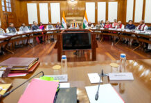 PM Modi to Ministers: LPG સંકટ પર PM મોદી એક્શન મોડમાં: મંત્રીઓને અફવા ફેલાવનારાઓ પર કડક નજર રાખવા આદેશ, કહ્યું- ‘જનતામાં ડર પેદા કરનારા તત્વોને રોકો’