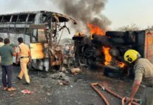 Horrific Accident in Andhra Pradesh: આંધ્ર પ્રદેશમાં કાળમુખો અકસ્માત: બસ અને ડમ્પર વચ્ચેની ભીષણ ટક્કર બાદ આગ લાગતા 14 મુસાફરો જીવતા ભૂંજાયા, 23 ઘાયલ Andhra Pradesh