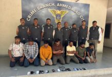 Remote-Controlled Robbery: અમદાવાદમાં ‘રિમોટ કંટ્રોલ’થી તોલાતી કરોડોની ઠગાઈ વે-બ્રીજ વજન કાંટા કૌભાંડનો પર્દાફાશ, 7 ઝડપાયા Remote-Controlled Robbery