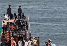 Sacredness Breached: કાશીમાં મર્યાદા ઓળંગાઈ ગંગાના પટમાં નાવિકોની બિયર પાર્ટી અને DJના તાલે ડાન્સ, વીડિયો વાયરલ થતા પોલીસ એક્શનમાં Sacredness Breached