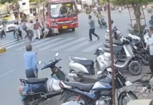 Seconds from Death: શાહઆલમમાં કાળમુખી AMTS એ એક્ટિવાને અડફેટે લીધી, મોતને નજર સામે જોઈ યુવતીની ચીસ નીકળી ગઈ Seconds from Death