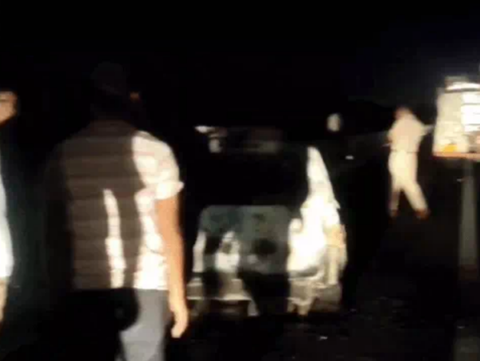 CNG Car Turns Into Fireball on Expressway