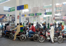 Pakistan on Brink of Collapse: પાકિસ્તાન અંધકાર તરફ, હોર્મુઝ સ્ટ્રેટ બંધ થતા ઇંધણનો દુકાળ, માત્ર 5 દિવસનો જ ક્રૂડ સ્ટોક બાકી! Pakistan on Brink of Collapse