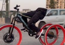 Ghost Cycle:સુરતના રસ્તા પર દોડી ‘ભૂતિયા સાયકલ’: AIના જાદુથી ચાલક વગર પેડલ લાગતા જોઈ લોકો દંગ! Ghost Cycle