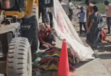 Heartbreaking Tragedy in Kadi: કડીમાં કાળજું કંપાવતી ઘટના: રોડ પર સૂતેલા બે માસૂમ ભાઈઓ પર JCB ફરી વળ્યું, 10 કલાક સુધી માતા લાશ પાસે બેસી રહી Heartbreaking Tragedy