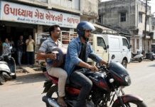 Gas Cylinder Theft in Vadodara: બાજવામાં ગેસ એજન્સી બહાર ટેમ્પામાંથી સિલિન્ડર ચોરી બાઈક સવાર બે ગઠિયા ફરાર, ચોરીની ઘટના CCTVમાં કેદ Gas Cylinder Theft in Vadodara