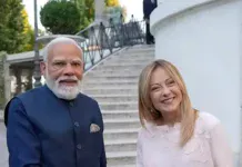 ‘Melodi’ Diplomacy: રોમમાં ‘મેલોડી’ ડિપ્લોમસી, પીએમ મોદીએ મેલોનીને આપી ચોકલેટ, એક જ કારમાં સવારી કરી કોલોસિયમમાં લીધી સેલ્ફી 'Melodi' Diplomacy