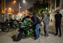 Ahmedabad Bike Theft: ગર્લફ્રેન્ડના મોંઘા શોખ પૂરા કરવા સ્પોર્ટ્સ બાઇક ચોરતી રાજસ્થાની ગેંગ ઝડપાઈ; 12 બાઇક સાથે 3ની ધરપકડ Ahmedabad Bike Theft