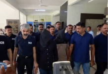 Surat SBI Robbery Case: SBI બેંક લૂંટના આરોપીનું ‘હાફ એન્કાઉન્ટર’, પોલીસ પર ફાયરિંગ કરી ભાગવા જતાં બંને પગમાં ગોળી વાગી Surat SBI Robbery Case