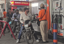 Fuel Shock: અમદાવાદમાં પણ મોંઘવારીનો ભડકો 5 દિવસમાં બીજી વાર પેટ્રોલ-ડીઝલના ભાવ વધ્યા; જાણો તમારા ખિસ્સા પર કેટલી અસર થશે Fuel Shock