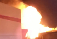Massive Fire In Rajkot: રાજકોટની સોની બજારમાં બોમ્બ બ્લાસ્ટ જેવા ધડાકા AC કમ્પ્રેસરમાં શોર્ટ સર્કિટ બાદ 2 ગેસ સિલિન્ડર ફાટ્યા, 1 KM દૂર સુધી દેખાયા ધુમાડાના ગોટેગોટા Massive Fire In Rajkot