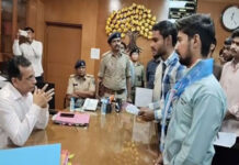 Justice for Students: વડોદરામાં NEET પેપર લીક મામલે NSUI ના કેસરીયા; કલેક્ટર કચેરીએ સૂત્રોચ્ચાર સાથે ગજવી Justice for Students