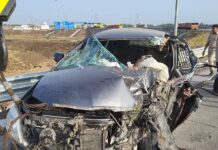 Accident on NE-4: સુરત નજીક એક્સપ્રેસ હાઈવે પર ભયાનક અકસ્માત, મોટી નરોલી પાસે રોંગ સાઇડમાં ઘૂસેલી ઇનોવા કાર ટ્રેલર સાથે ધડાકાભેર અથડાઈ Accident on NE-4