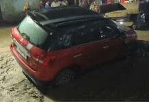 Civic Apathy Exposed: વડોદરા પાલિકાની ઘોર બેદરકારી, ચોમાસાની શરૂઆત પહેલાં જ તંત્રની પોલ ખુલી, મકરપુરામાં કોર્પોરેશને ખોદેલા ખાડામાં કાર ફસાઈ Civic Apathy Exposed
