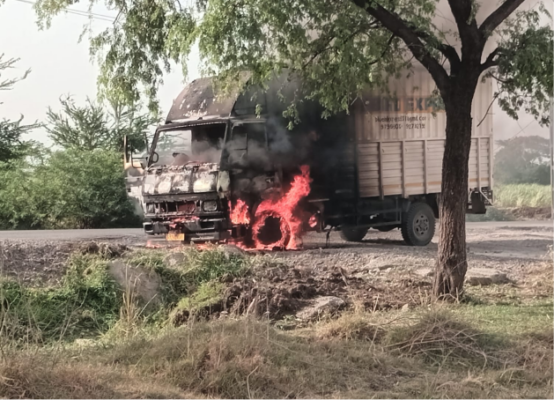 Fire in Eicher Tempo Cabin in Surat