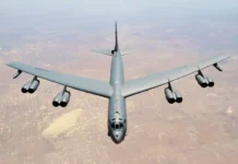 Double Bomber Crash: મહાસત્તાઓમાં વિમાન હોનારત, એક જ દિવસે અમેરિકા અને રશિયાના બોમ્બર વિમાન ક્રેશ; USમાં ૮ ના મોત, રશિયામાં પાયલટો સુરક્ષિત Double Bomber Crash