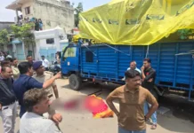 Daylight Horror in Ahmedabad: અમદાવાદમાં ધોળા દિવસે સનસનીખેજ હત્યા, મેઘાણીનગરની ગુલબર્ગ સોસાયટી બહાર યુવકને છરીના ઘા ઝીંકી પતાવી દેવાયો Daylight Horror in Ahmedabad