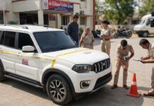 Viral Stunt Video Backfires: સ્ટંટબાજી ભારે પડી: વાયરલ વીડિયો બાદ પોલીસની કાર્યવાહી, માજીની સ્કોર્પિયો કાર ડિટેઈન Viral Stunt Video Backfires: