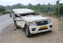 Dahod Highway Horror: લીમખેડા પાસે હિંસક અકસ્માત, MGVCLની સેવામાં કાર્યરત બોલેરોને આઇસરે ટક્કર મારતા ચાલકનું કમકમાટીભર્યું મોત Dahod Highway Horror