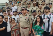 Emotional Farewell: લોકપ્રિય અને સંવેદનશીલ પોલીસ કમિશનર અનુપમસિંહ ગેહલોતને અપાઈ ભાવભીની વિદાય; પોલીસ બેડામાં ગમગીની Emotional Farewell