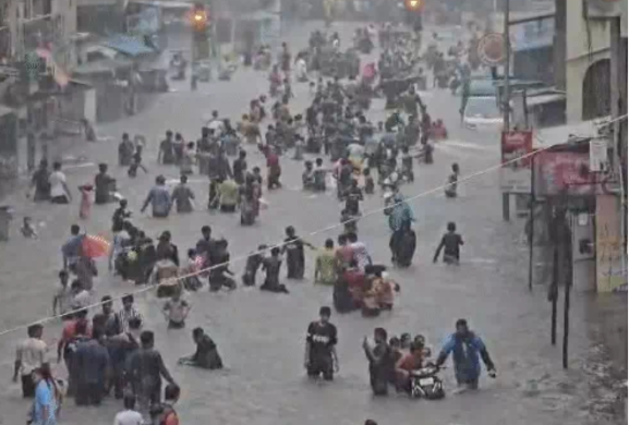 Monsoon Fury in Surat Monsoon Fury in Surat