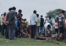 No Shed in Crematorium: જંબુસરના કનગામમાં રાઠોડ સમાજના સ્મશાનમાં શેડનો અભાવ, ચોમાસામાં અંતિમ સંસ્કાર માટે ભારે હાલાકી No Shed in Crematorium