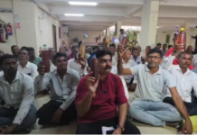 Balasinor Pollution Crisis: TSDF સાઈટના પ્રદૂષણ સામે 29 ગામના લોકોનો આક્રોશ, GPCB કચેરીએ પહોંચી નોંધાવ્યો વિરોધ Balasinor Pollution Crisis