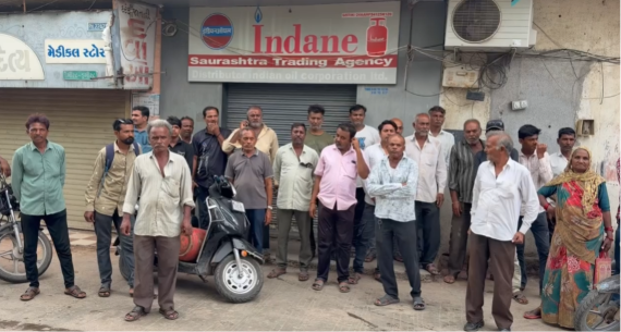 Gas Distribution Chaos in Jetpur