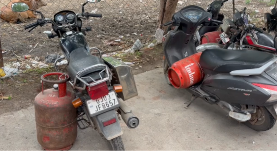 Gas Distribution Chaos in Jetpur