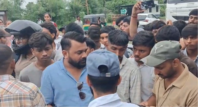 Savli ST Bus Chaos Savli ST Bus Chaos