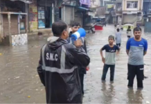 Surat Flood Alert: સતત વરસાદના કારણે લિંબાયતના મીઠીખાડી વિસ્તારમાં જળબંબાકાર, SMC દ્વારા સ્થળાંતરની અપીલ Surat Flood Alert