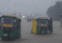 Ahmedabad Under Water: અમદાવાદમાં મેઘરાજાની ઘાતક બેટિંગ: માત્ર ૪૦ મિનિટમાં ૪ ઈંચ વરસાદથી જળબંબાકાર, તંત્રના દાવા પોલા સાબિત