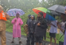 Heavy Rains in Gujarat: ભારે વરસાદ અને પૂરની સ્થિતિ વચ્ચે વડોદરા રેન્જ આઈજી સંદીપ સિંહે રાજપીપળાની મુલાકાત લીધી; રાહત-બચાવ કામગીરીની સમીક્ષા Heavy Rains in Gujarat