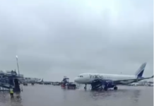 Flood-Like Scenes at Ahmedabad Airport? અમદાવાદ એરપોર્ટમાં પાણી ભરાયાના વીડિયો વાયરલ: ચાર્ટર પ્લેન પાર્કિંગમાં ઘૂંટણસમા પાણી જોવા મળ્યા Flood-Like Scenes at Ahmedabad Airport?