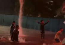 Ahmedabad Drowns, But Spirit Doesn’t: અમદાવાદ ડૂબ્યું પણ અમદાવાદીઓની મોજ ના અટકી: બ્રિજ નીચે રેઈન ડાન્સ, રસ્તા પર ખાટલો અને બોટિંગ કરી માણ્યો વરસાદનો અનોખો આનંદ Ahmedabad Drowns, But Spirit Doesn't