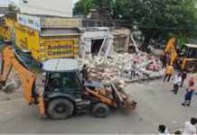 Major Anti-Encroachment Drive in Rajkot: રાજકોટ જિલ્લામાં તંત્રનો સપાટો: ધોરાજી-ઉપલેટા નેશનલ હાઈવે પરથી ગેરકાયદેસર દબાણો પર ફર્યું બુલડોઝર Major Anti-Encroachment Drive in Rajkot