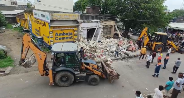 Major Anti-Encroachment Drive in Rajkot Major Anti-Encroachment Drive in Rajkot
