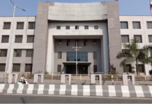 Massive Scam Uncovered in Vapi: વાપીમાં કરોડોની ઠગાઈ: સરકારી અધિકારીઓના નામે લાયસન્સિંગ એજન્ટ પાસેથી 2 કરોડથી વધુ પડાવનાર ભેજાબાજ ઝડપાયો Massive Scam Uncovered in Vapi