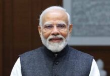 PM Modi in Indonesia: PM મોદી ઇન્ડોનેશિયા પહોંચ્યા, ફાઇટર જેટ્સે આકાશમાં કર્યું સ્વાગત; ₹2,500 કરોડની બ્રહ્મોસ મિસાઈલ ડીલ પર લાગી શકે છે મહોર PM Modi in Indonesia